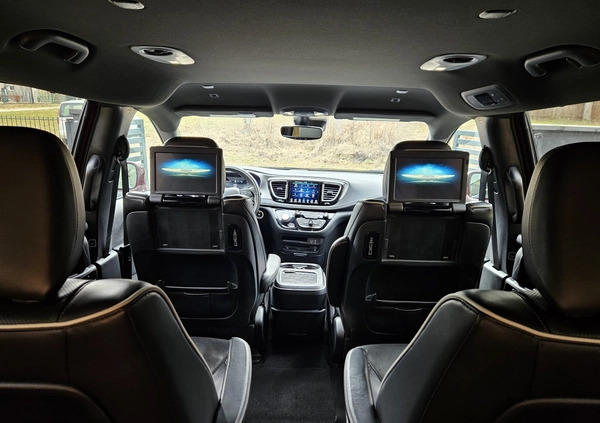 Chrysler Pacifica cena 149998 przebieg: 98000, rok produkcji 2019 z Janowiec Wielkopolski małe 191